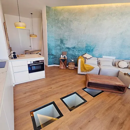 Maar Apartment *
